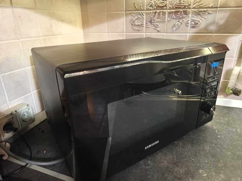 Samsung cuptor cu microunde si airfryer 28 litrii fabricat 2022