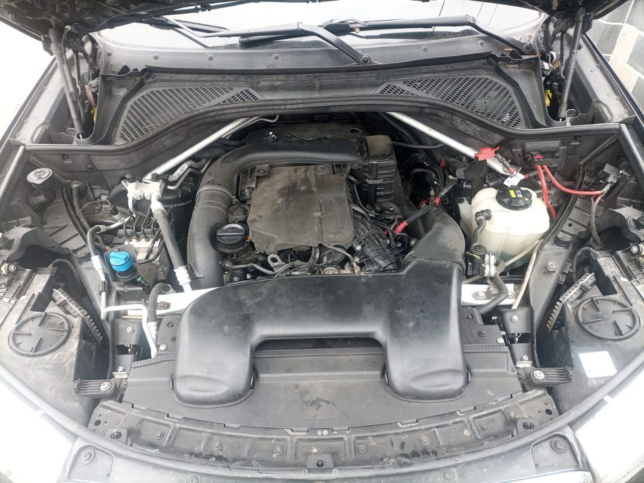 BMW X5 F15  xDrive 4.0d Steptronic  MOTOR DEFECT