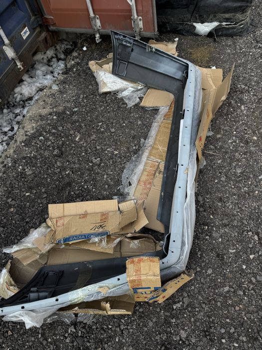 Бампер задний новый на Мерседес Mercedes-Benz E200/220