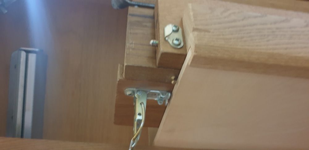 Продаётся стол дерево