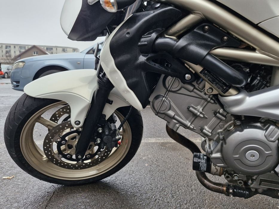 Suzuki Gladius ( Barbie)