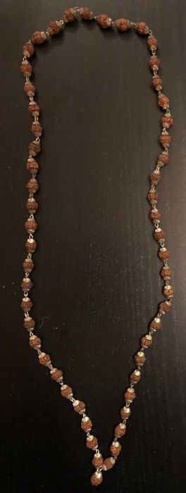 Продавам индийски броеници от рудракша, хималайски кристал и тулси