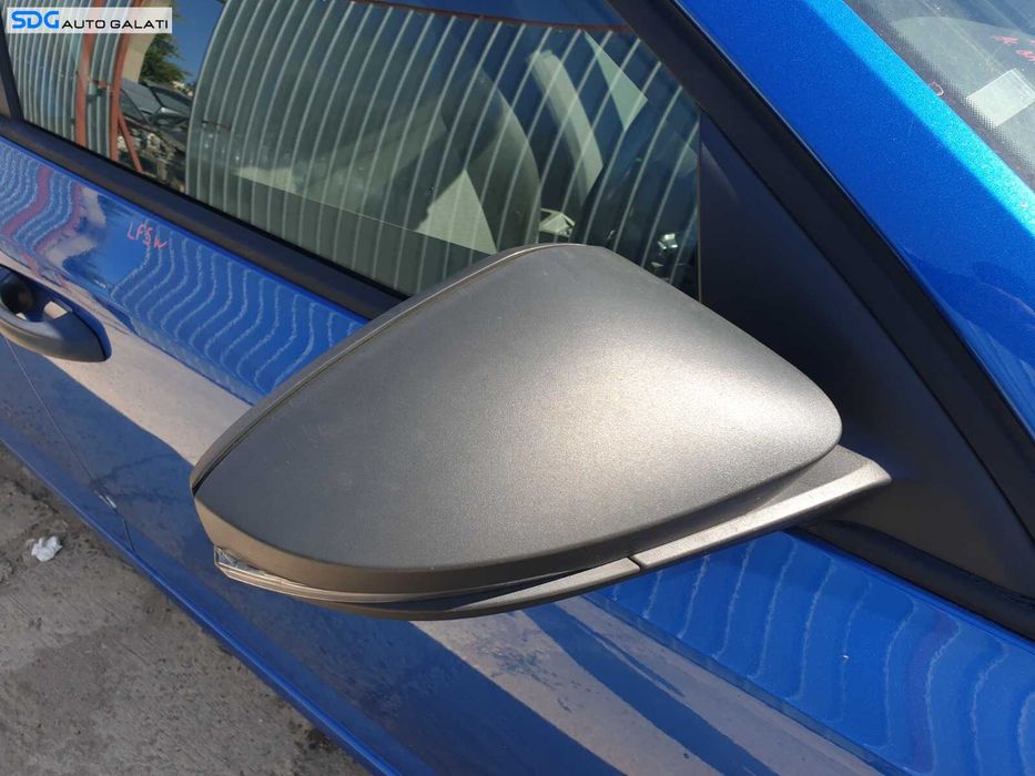 Oglinda Dreapta Electrica Fara Pliere Rabatare si Lumina Ambientala cu semnalizarea Sparta Skoda Octavia 3 2013 - 2017 [C7967]