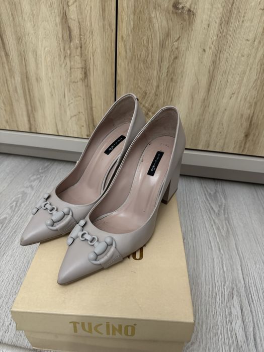 Продам женские туфли.