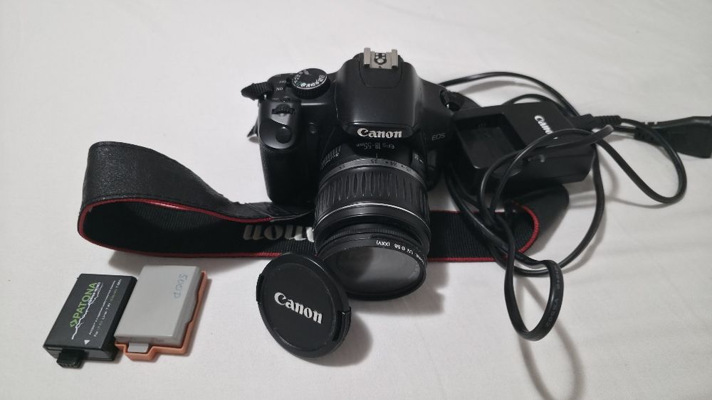 Aparat foto DSLR Canon EOS 450D + Obiectiv Canon EF-S 18-55mm + 2 Baterii