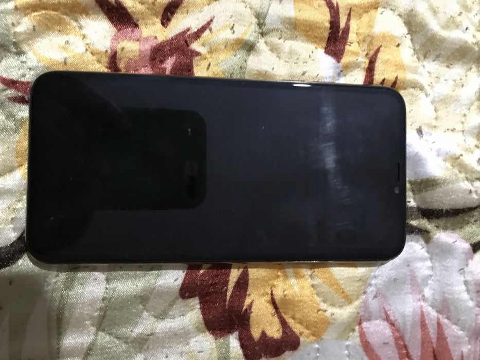 Продам айфон 11 про макс 256 гб