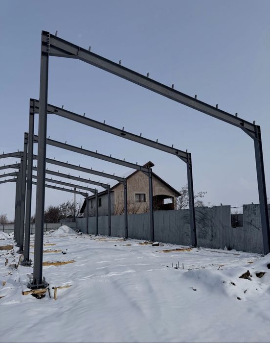 Vand hale si structuri metalice