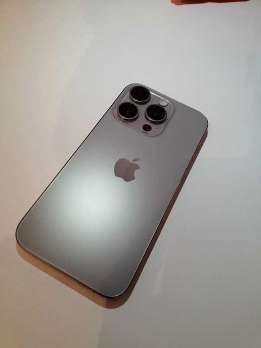 Продам Iphone 15 pro