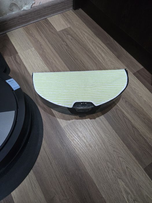 Робот прахосмукачка 2 в 1