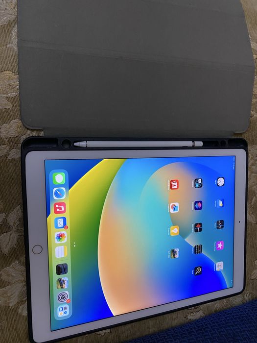 Продам самый большой ipad pro 12.9. 1