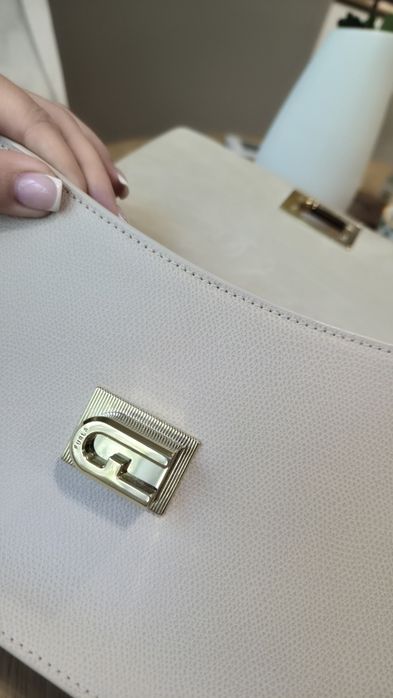 Бежова чанта FURLA оригинална