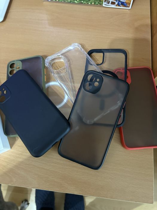 iPone 11 64 G не разлечим от нов с капцитет на батерията 83%