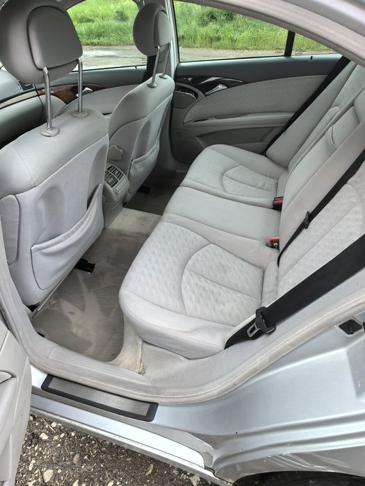 Mercedes-Benz E 220...