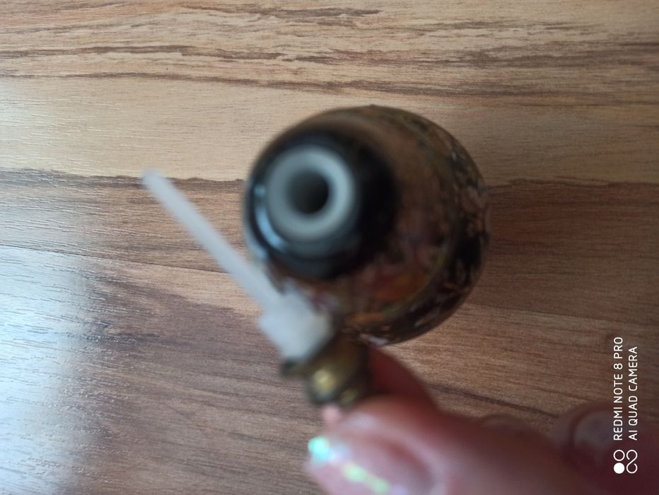 Порцеланово шишенце за парфюм