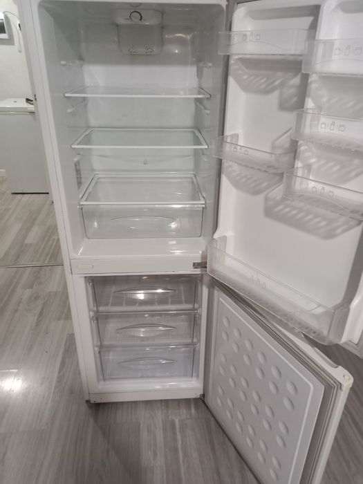 Холодильник продаю