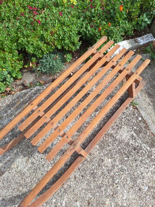 Дървена шейна, грижливо съхранена