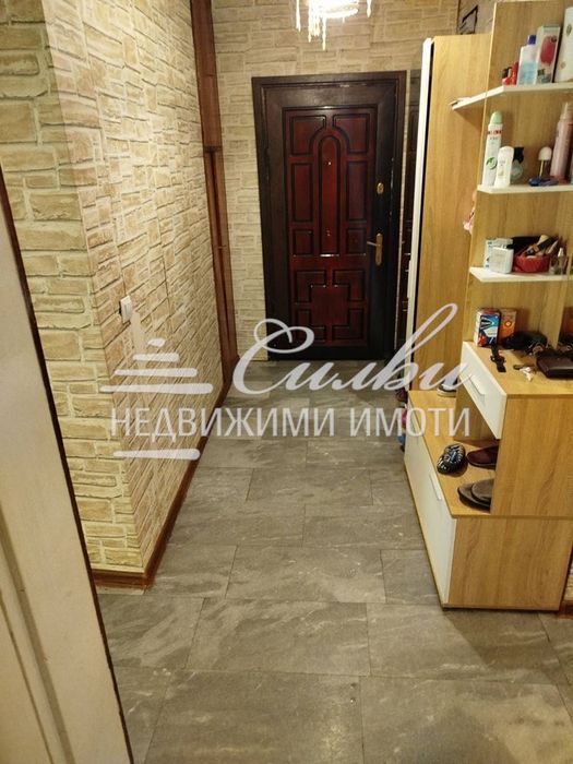 Продава се Тристаен апартамент в Шумен, Тракия - 84 кв.м за 1093 €/кв.м - Снимка #8
