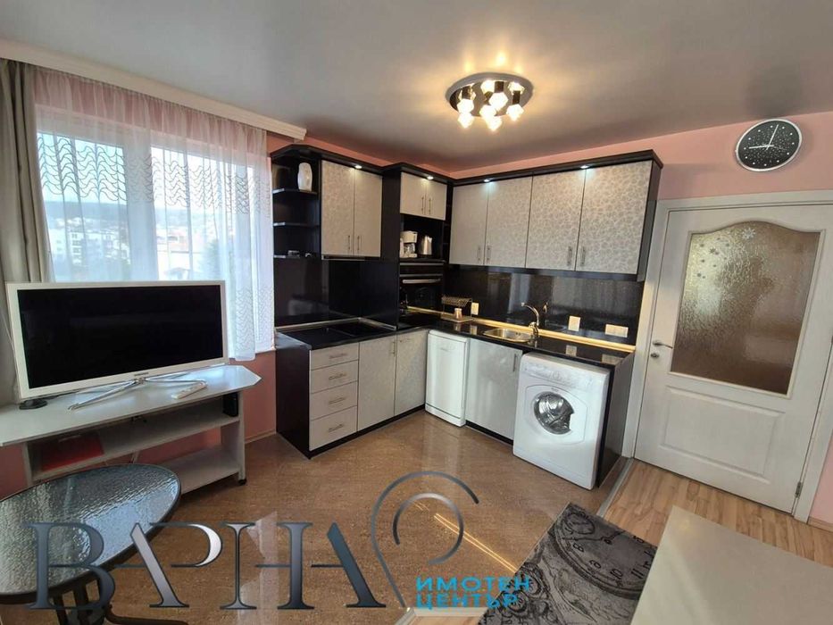 Дава се под наем Двустаен апартамент в Варна, Център - 60 кв.м за 398.82 € - Снимка #1