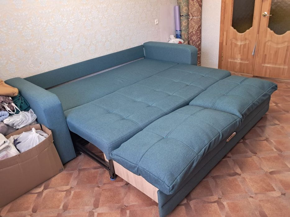 Продам диван  срочно