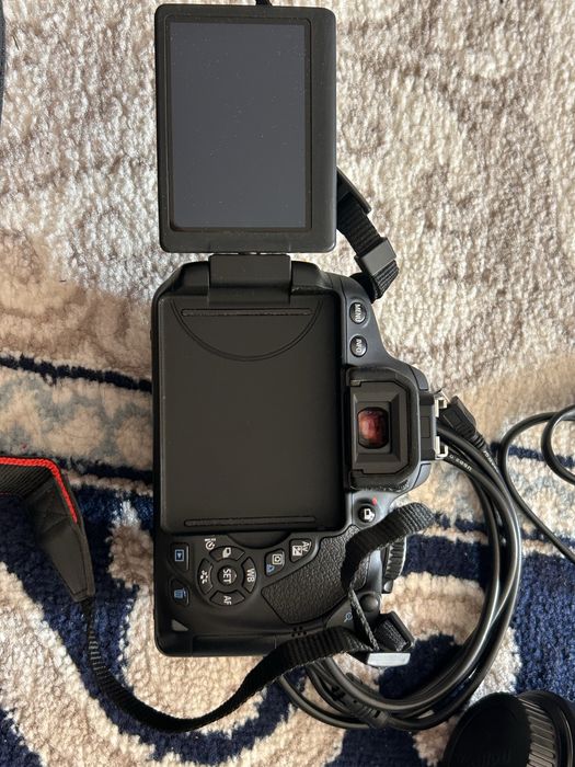 Продается Canon 650D