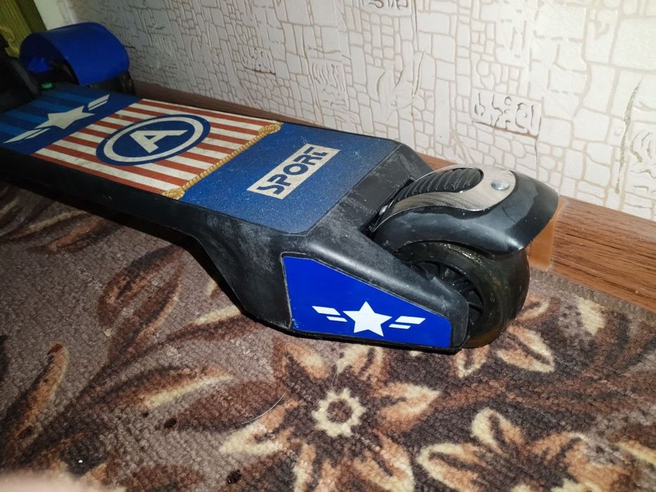 фирменный Китай оригинал в отличном состоянии.