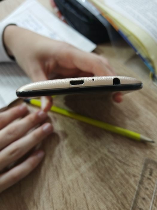 Телефон LG робочий