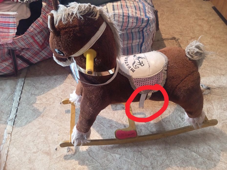 Продам игрушку лошадь качалка