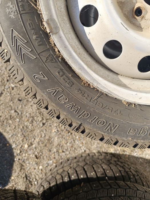 Продам зимнию резину