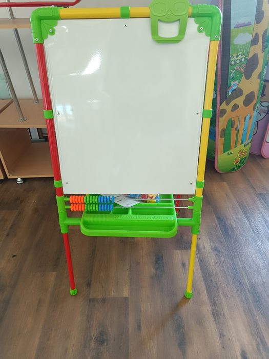 Продам мольберт растущий