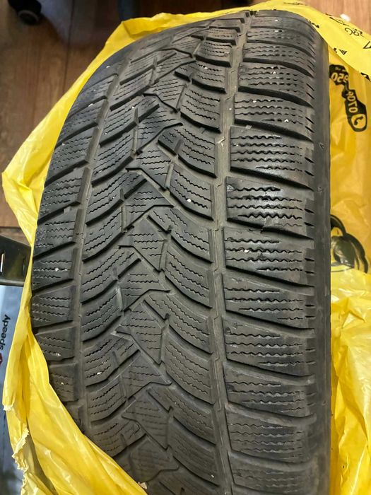 Зимни гуми Dunlop 235/55 R17
