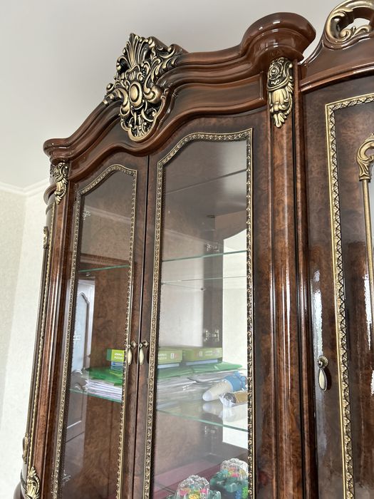 Продам горку в гостиную