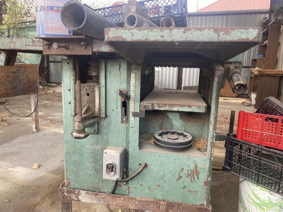 Продается станок универсальный5ти операйионный