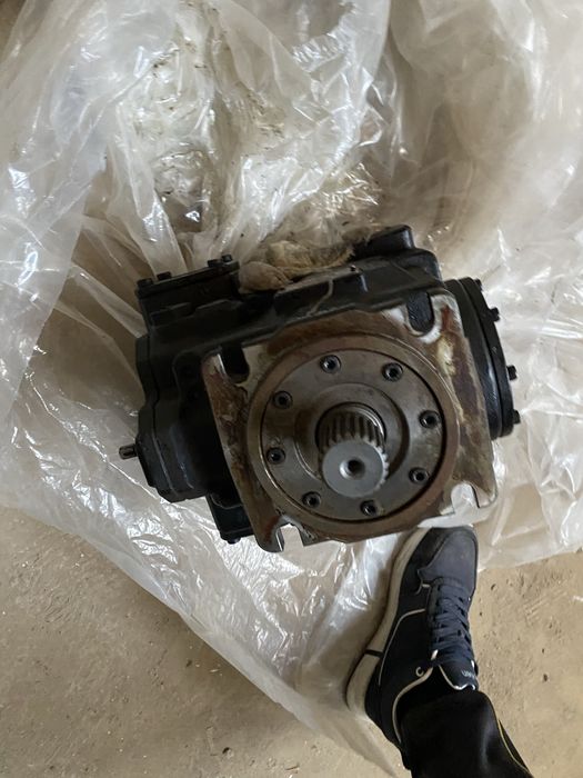 гидравлический насос (гидронасос),