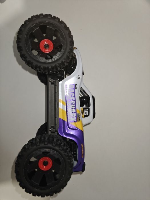 Automodel masinuta cu telecomanda Udirc Rageshark  nou, sigilat
