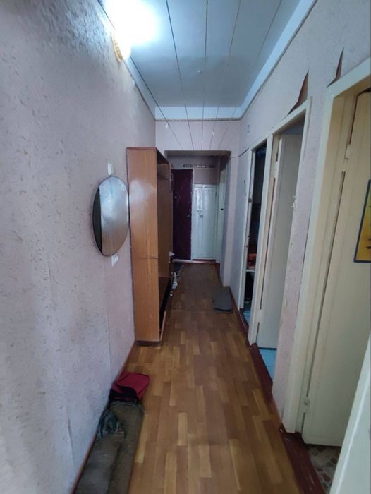 2х комнатная в центре Чирчика (можно под бизнес)