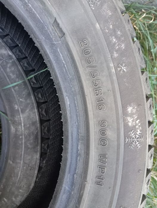 Продам шины зимние 2 штуки