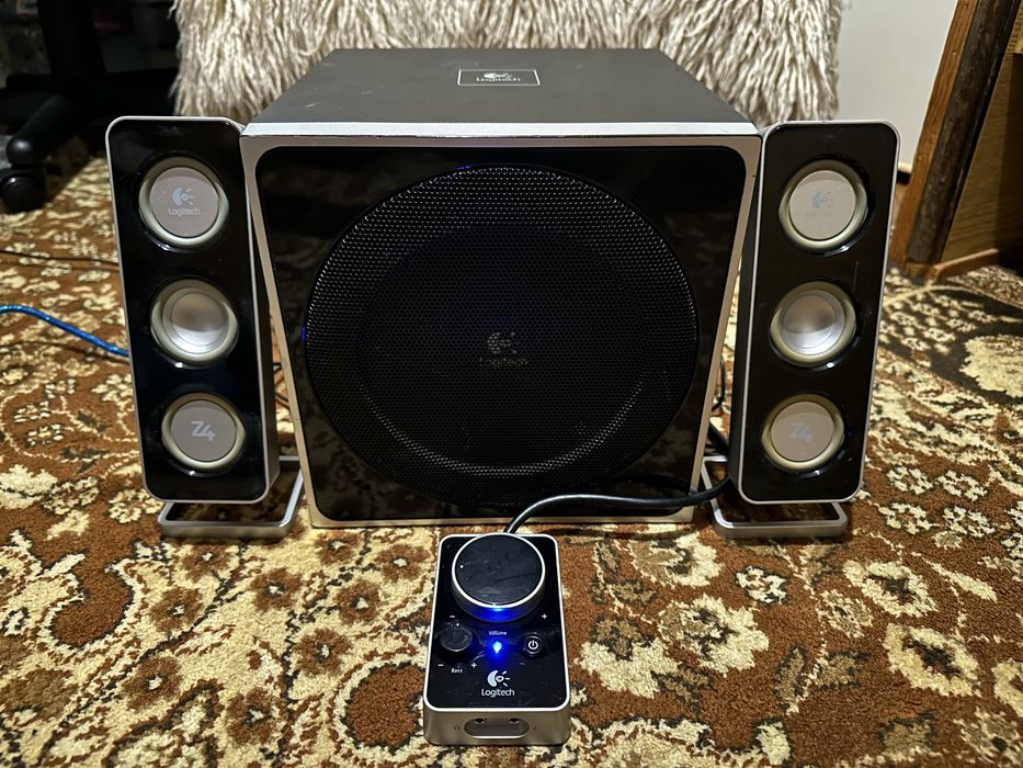 Logitech Z4 2.1 система