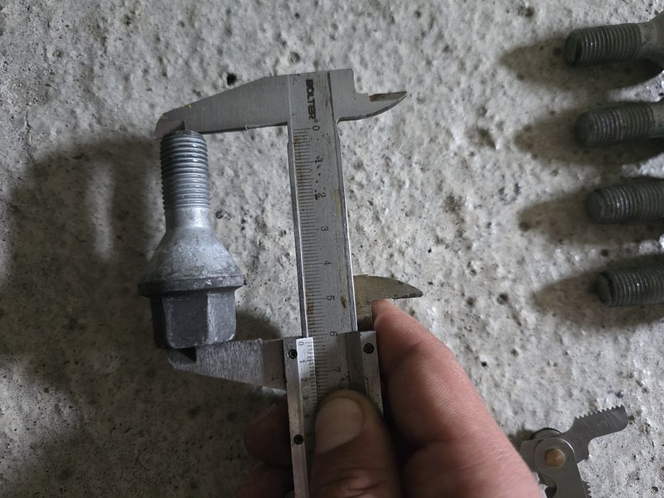 11 Броя Болтове За Алуминиеви Джанти Fiat Ducato