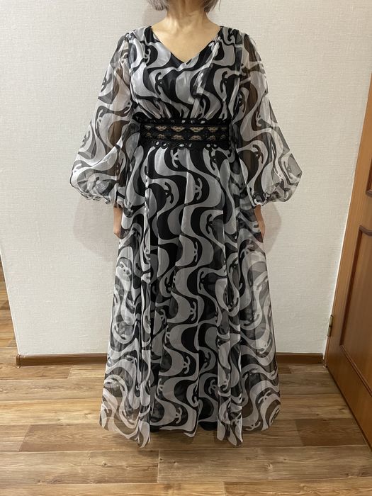 Вечернее платье серое