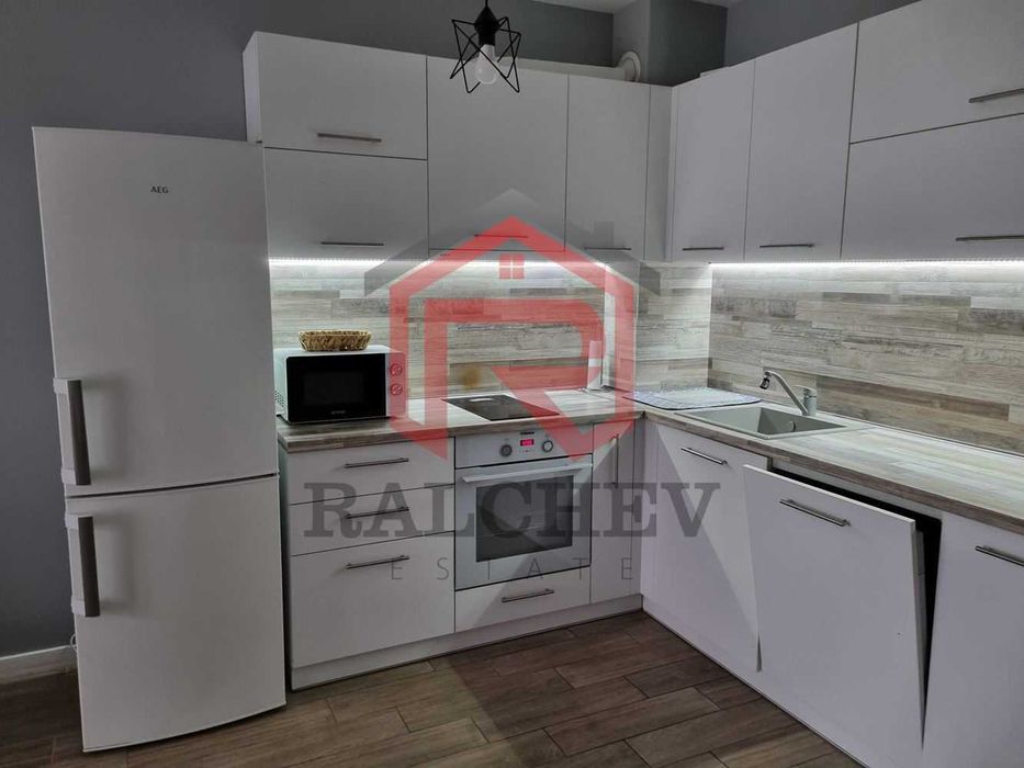 Дава се под наем Двустаен апартамент в Варна, Възраждане 3 - 74 кв.м за 433.5 € - Снимка #1