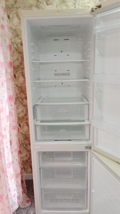 Продам холодильник LG
