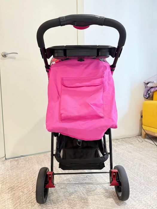 Детская прогулочная коляска