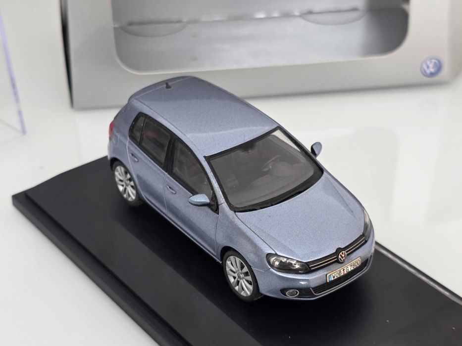 Macheta Auto 1/43 Schuco Dealer Edition VW Volkswagen Golf 2008