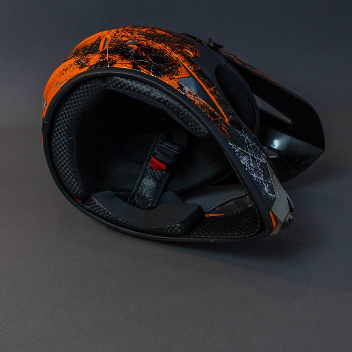 Каска с очила за ел. тротинетка , велосипед , мотокрос