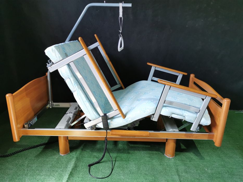 Електрическо болнично легло