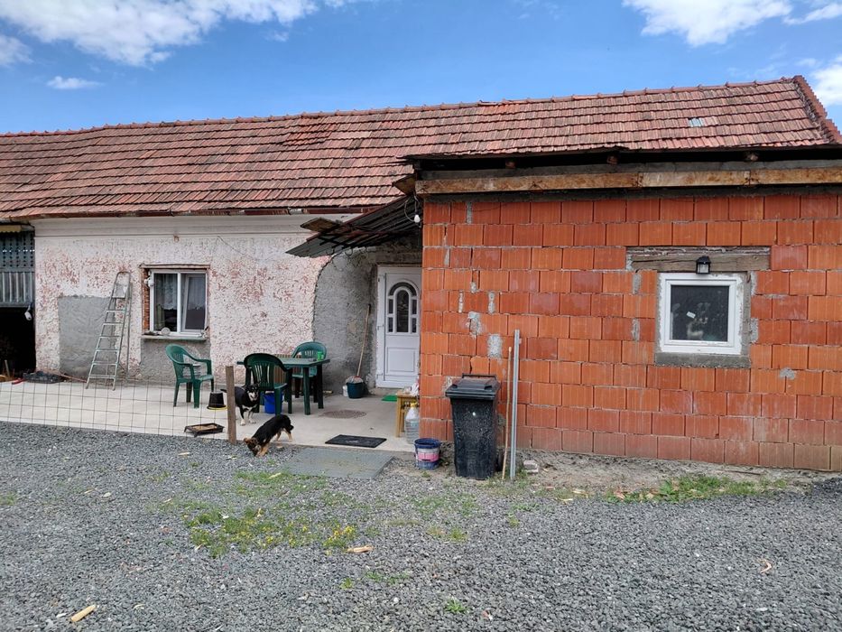 Casa cu teren de 1500 mp