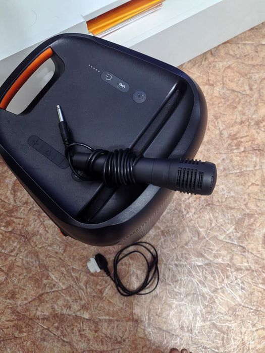 Колонка JBl беспроводная