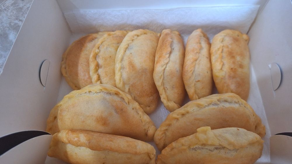 Готовим самсу сыр + помидор из пеочного теста.