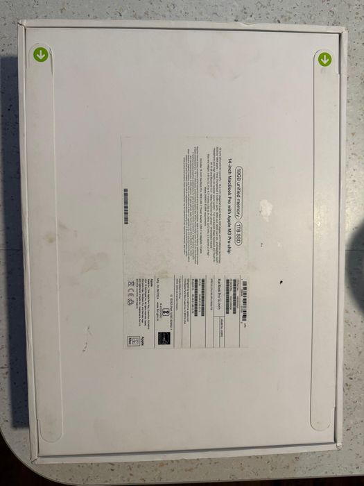 Macbook pro 14-inch M3 pro 1TB SSD