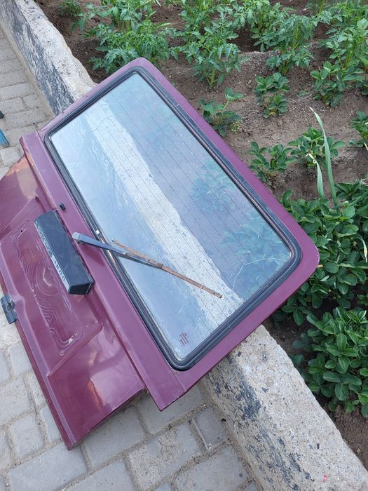 Продам крышку багажника